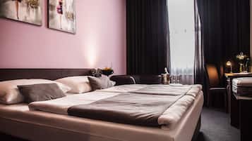 Seprai antialergi, bantalan ekstra lembut, minibar, dan brankas