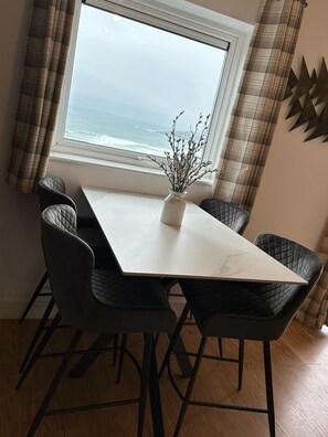 Dining - Magnificent Sea views, Central, 2 double bedrooms, 2 bathroom. Pets welcome.   (Newquay)