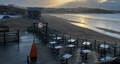 Herrliche Aussicht auf das Meer, Zentral, 2 Schlafzimmer, 2 Badezimmer. Haustiere willkommen.