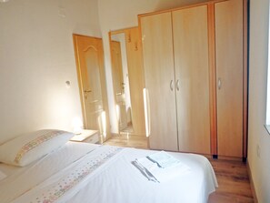 2 bedrooms, free WiFi, bed sheets