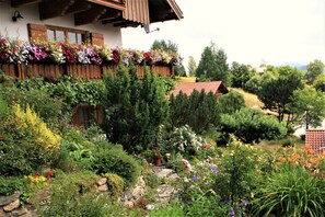 Property grounds - Holiday home in quiet location with terace and panoramic view (Regen)
