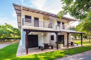 Bloco 4 (Flamboyant) | Balcony - Paraiso Tropical Apartamentos e Camping (Bombinhas)