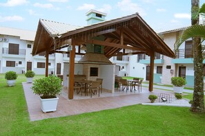 BBQ/picnic Area - Paraiso Tropical Apartamentos e Camping (Bombinhas)