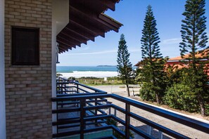 Bloco 2 (Limoeiro) | Balcony - Paraiso Tropical Apartamentos e Camping (Bombinhas)