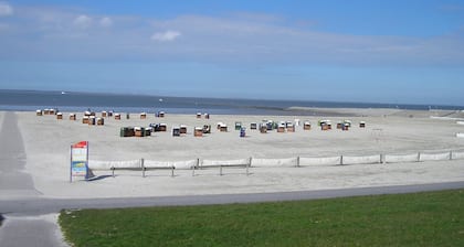 Ferienwohnung im EG: 3 Schlafzimmern, ruhig, ideal fĂŒr KĂŒste- und Inselnbesuche