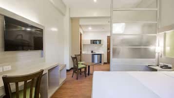 Premium bedding, in-room safe, desk, laptop workspace