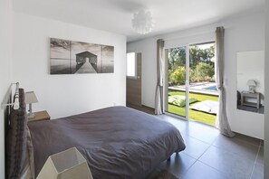 4 habitaciones, tabla de planchar con plancha y wifi gratis 
