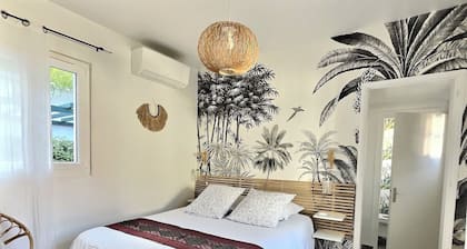 Delightful small house in a quiet neighbourhood close to the beach and the golf