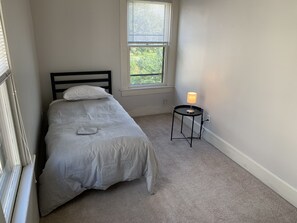 3 bedrooms, iron/ironing board, Internet, bed sheets