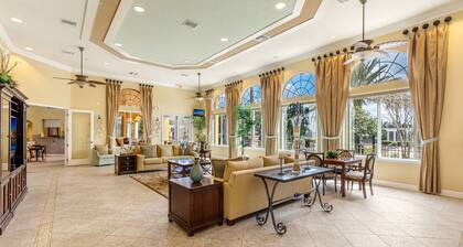 UUSI ULKOPIHA, suuri eteläinen uima-allas, hyvä palvelu, lähellä DISNEY'S area + lisää !!!!!