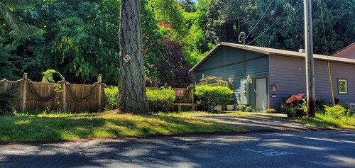 Converted Pole Barn Near Beach Becomes Luxury Destination