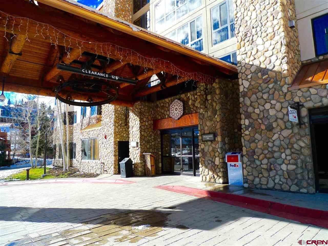 Grand Lodge @ Mt. Crested Butte!! 200 ft from slopes!