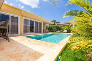 Indoor pool, outdoor pool - KING OF 2 BEDROOMS #917 SOSUA/CABARETE (Sosúa)
