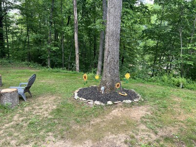 Cabin with hot tub 10 miles from downtown Asheville