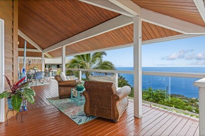 SEASON DISCOUNT! STUNNING Ocean Views Great RATES!