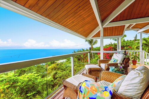STUNNING OCEAN COASTAL VIEWS! LOVED BY GUESTS-Privacy- 2 min LOCAL BEACH!