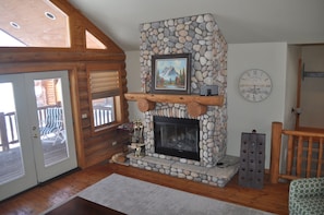 TV, fireplace, DVD player, books