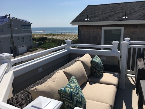 THIRD FROM THE BEACH - OCEAN & BAY VIEWS FROM THE ROOFTOP; SUNRISES & SUNSETS