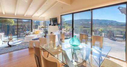 Henkeäsalpaavat näkymät, ylellinen sisustus, Rentoudu Carmel