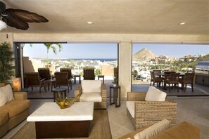 Smart TV, video games, DVD player, music library - Casa Miguel-Brand New Luxury Villa Overlooking the Cabo Marina . (los cabo)