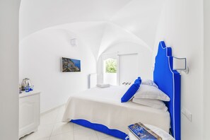 Basic Room, Private Bathroom | Minibar, in-room safe, soundproofing, free WiFi