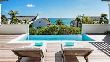 ラグジュアリー ヴィラ 3 ベッドルーム プライベートプール 海側 (Poseidon) | テラス / パティオ