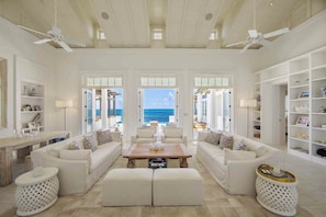 Luxury Villa, 4 Bedrooms, Private Pool, Ocean View (Waypoint) | Área de sala de estar | Televisión de pantalla plana de 42 pulgadas con canales por cable