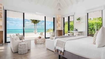 ラグジュアリー バンガロー プライベートプール ビーチフロント | エジプト綿のシーツ、高級寝具、羽毛の掛け布団、ピロートップベッド