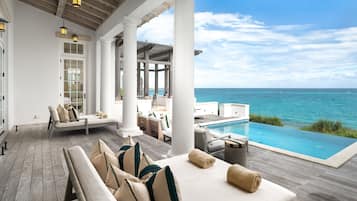 Luxury Villa, 4 Bedrooms, Private Pool, Ocean View, (Osprey) | Pool | Udendørs pool, parasoller, liggestole