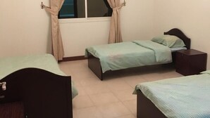 Blackout drapes, iron/ironing board (on request), WiFi (free) - Traveler in Doha - Hostel (Doha)