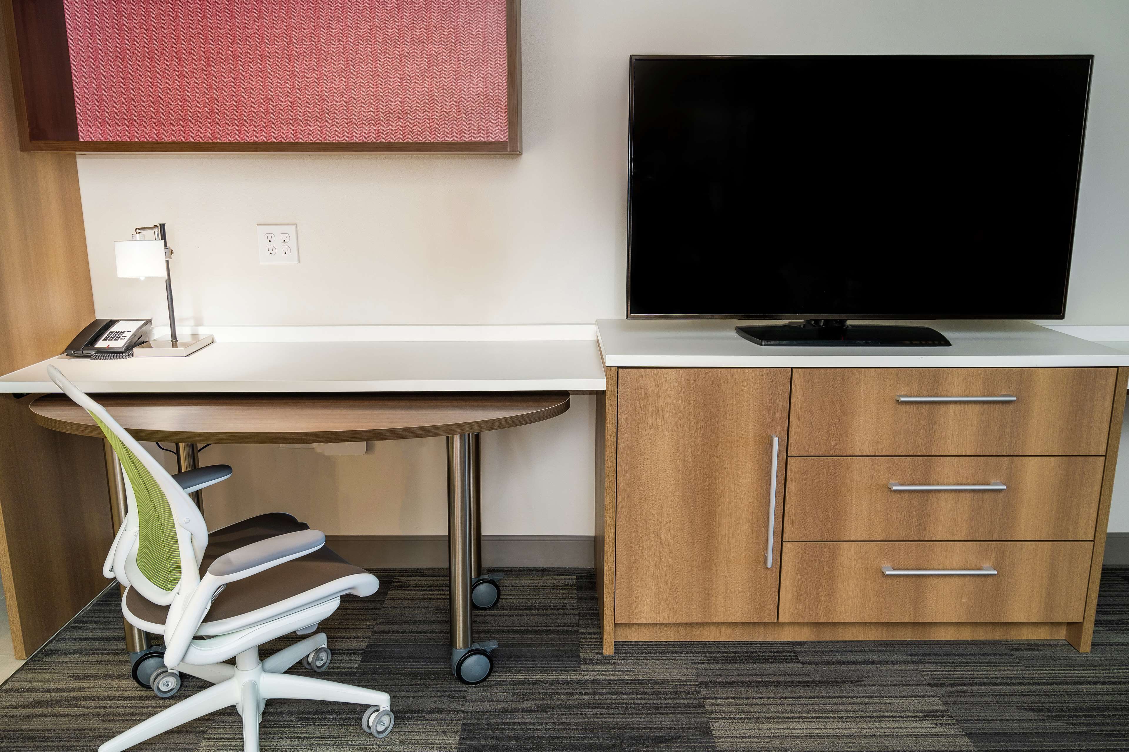 studio suite, 1 king bed, non smoking | in-room safe, desk, blackout curtains, soundproofing