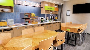 Free daily breakfast