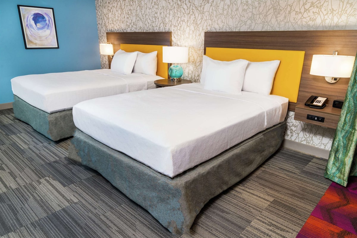 in-room safe, desk, blackout curtains, soundproofing