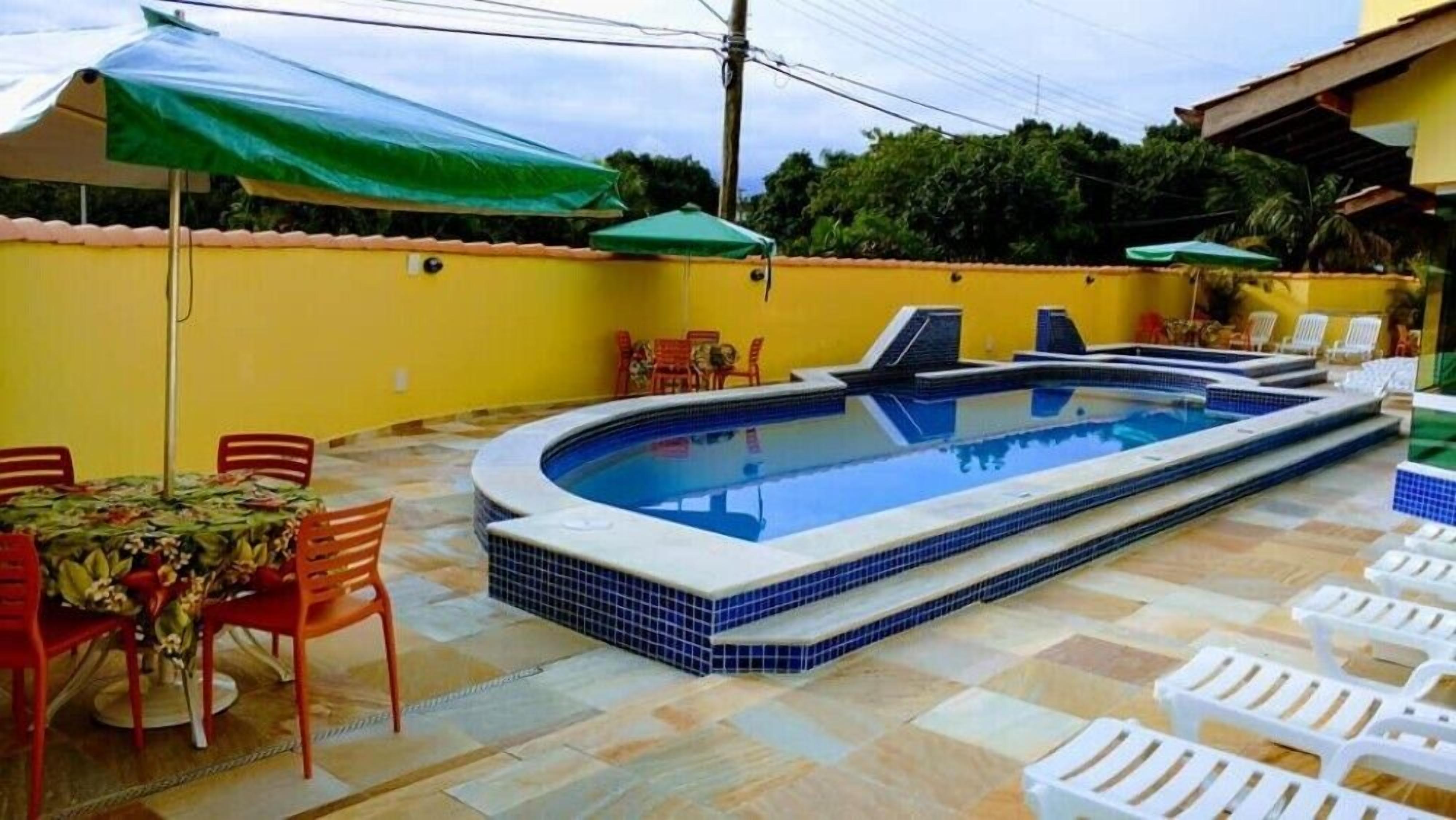 Kolam renang outdoor