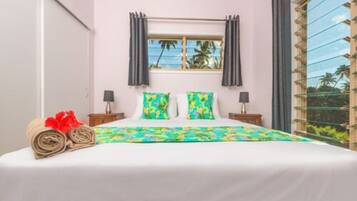 Iron/ironing board, WiFi (free), bed sheets
