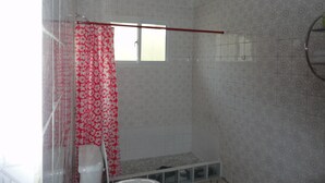 Unclassified image, 3 of 21, button - Jade's Oasis (Oranjestad)