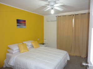 Double Room, 1 Queen Bed | Individually decorated, individually furnished, blackout drapes - Jade's Oasis (Oranjestad)
