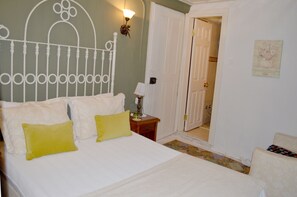 Habitación doble estándar | Escritorio, wifi gratis y ropa de cama 