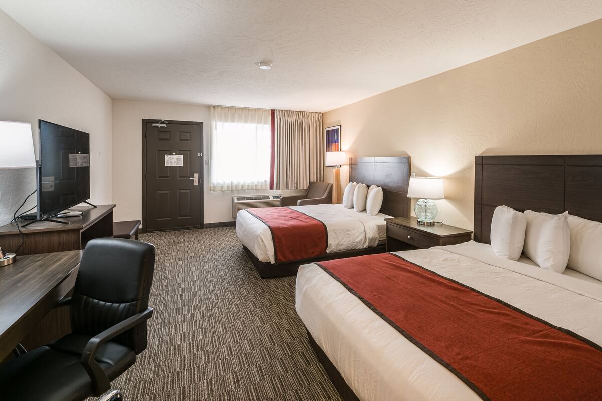 1 bedroom, pillow-top beds, in-room safe, desk