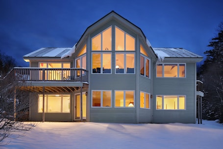 Exterior. Riverfront Home IN Bretton Woods Ski Area RIVER ACCESS, Views, Air Conditioning
