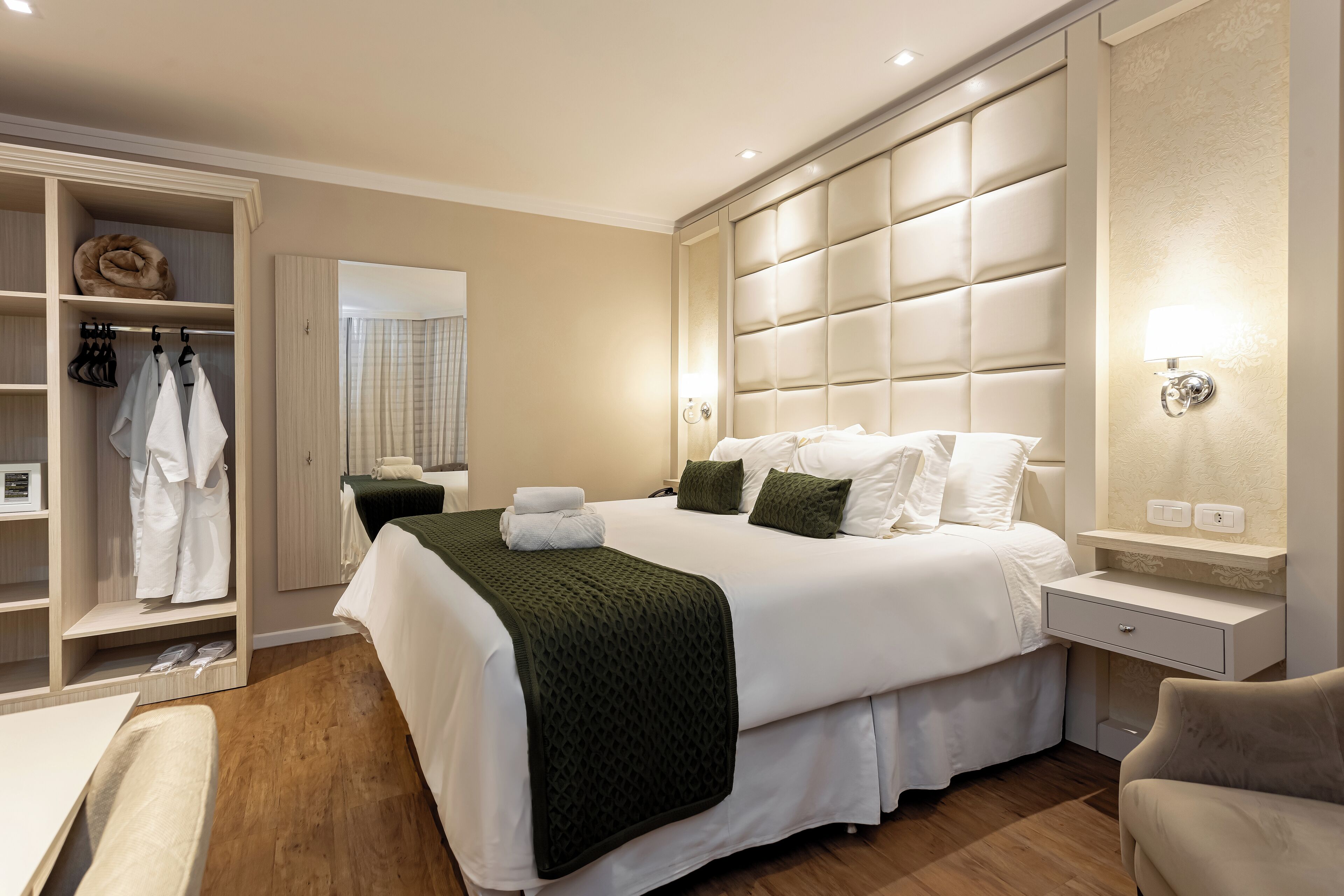 Apartamento superluxo, 1 cama King | Frigobar, cofres nos quartos, cortinas blackout, Wi-Fi de cortesia