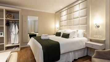 Apartamento superluxo, 1 cama King | Frigobar, cofres nos quartos, cortinas blackout, Wi-Fi de cortesia