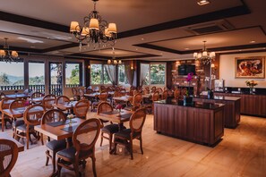 Free daily buffet breakfast - Hotel Jardins da Colina (Nova Petropolis)