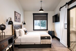 Cortinas blackout, wifi gratis y ropa de cama 