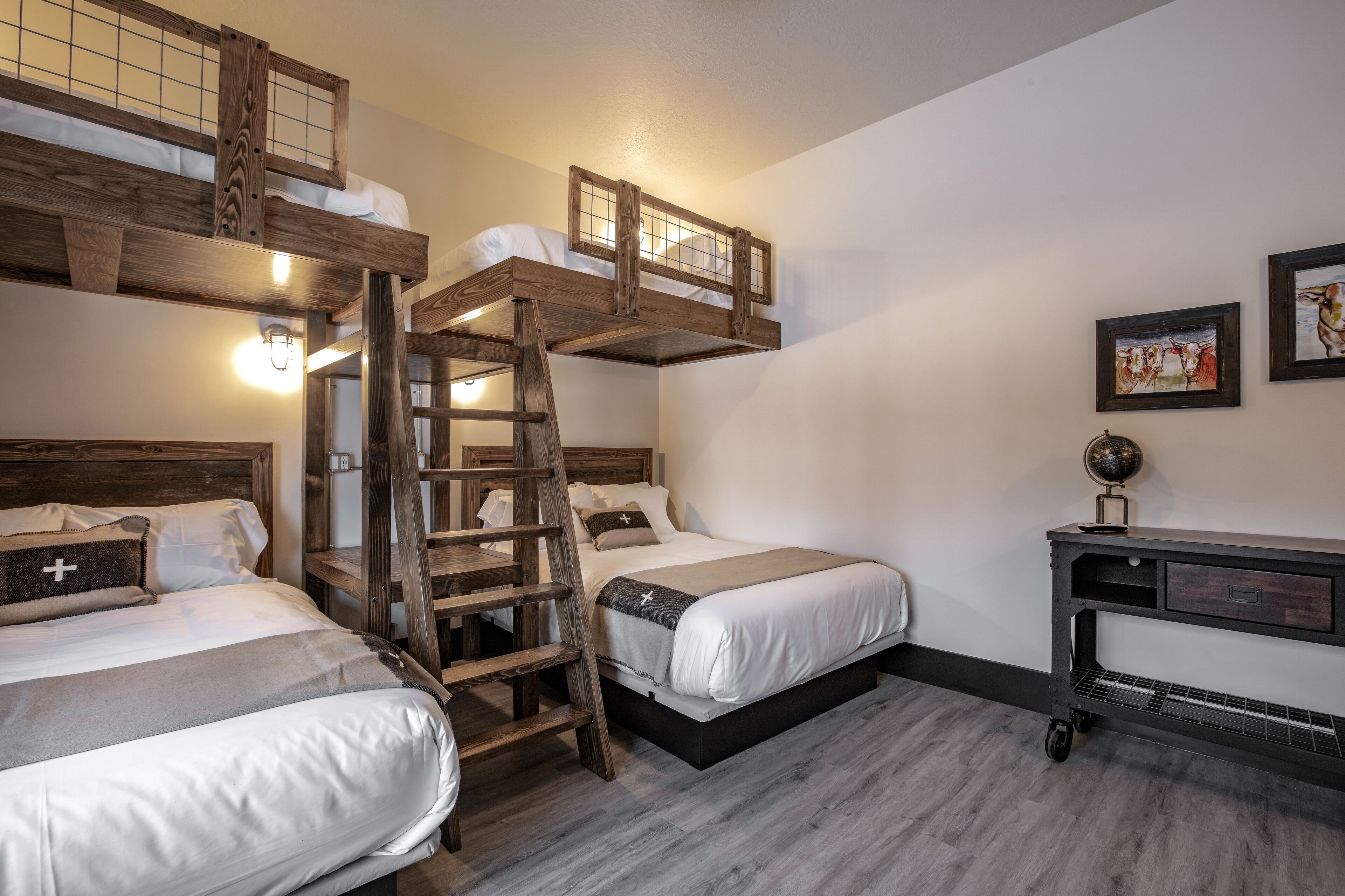 15 doublequeenbunks | blackout curtains, free wifi, bed sheets, wheelchair access