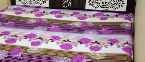 2 bedrooms, in-room safe, iron/ironing board, bed sheets
