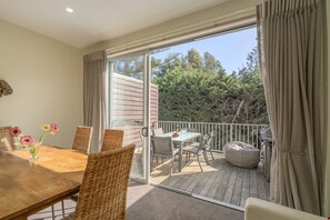 Apartment 43, Two bedroom and a “sleep out” plus Two bathrooms | In-room dining