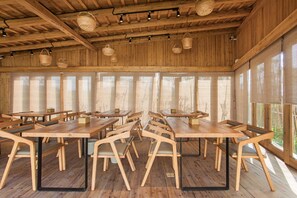Breakfast, lunch and dinner served - Old Street Moye Inn (Huangshan)