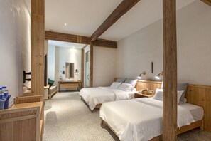 籬·徽州村落親友三人房 | 迷你吧贈品、房內夾萬、書桌、隔音