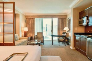 1 chambre, coffres-forts dans les chambres, bureau